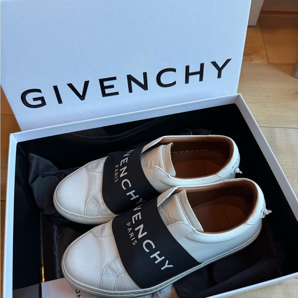 Givenchy Sneakers